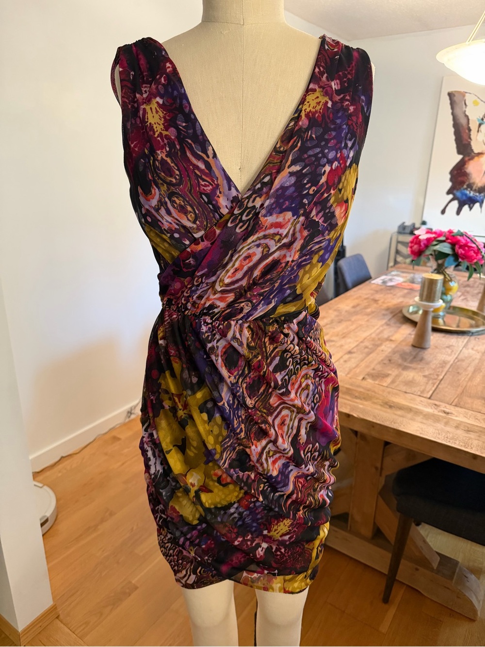 Stunning Nine West Sleeveless V-Neck Ruched Mini Dress - Purple & Yellow